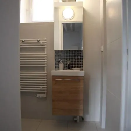 Cosy Flat On Popular Arrondissement By Guestready *